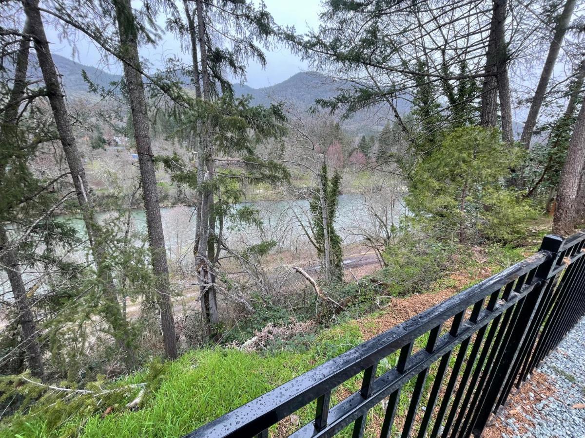 The River House 格兰茨帕斯 外观 照片